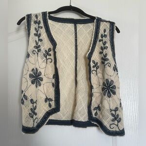 Floral Crochet Sweater Vest/ Blue and White/ Hippie/ 70s